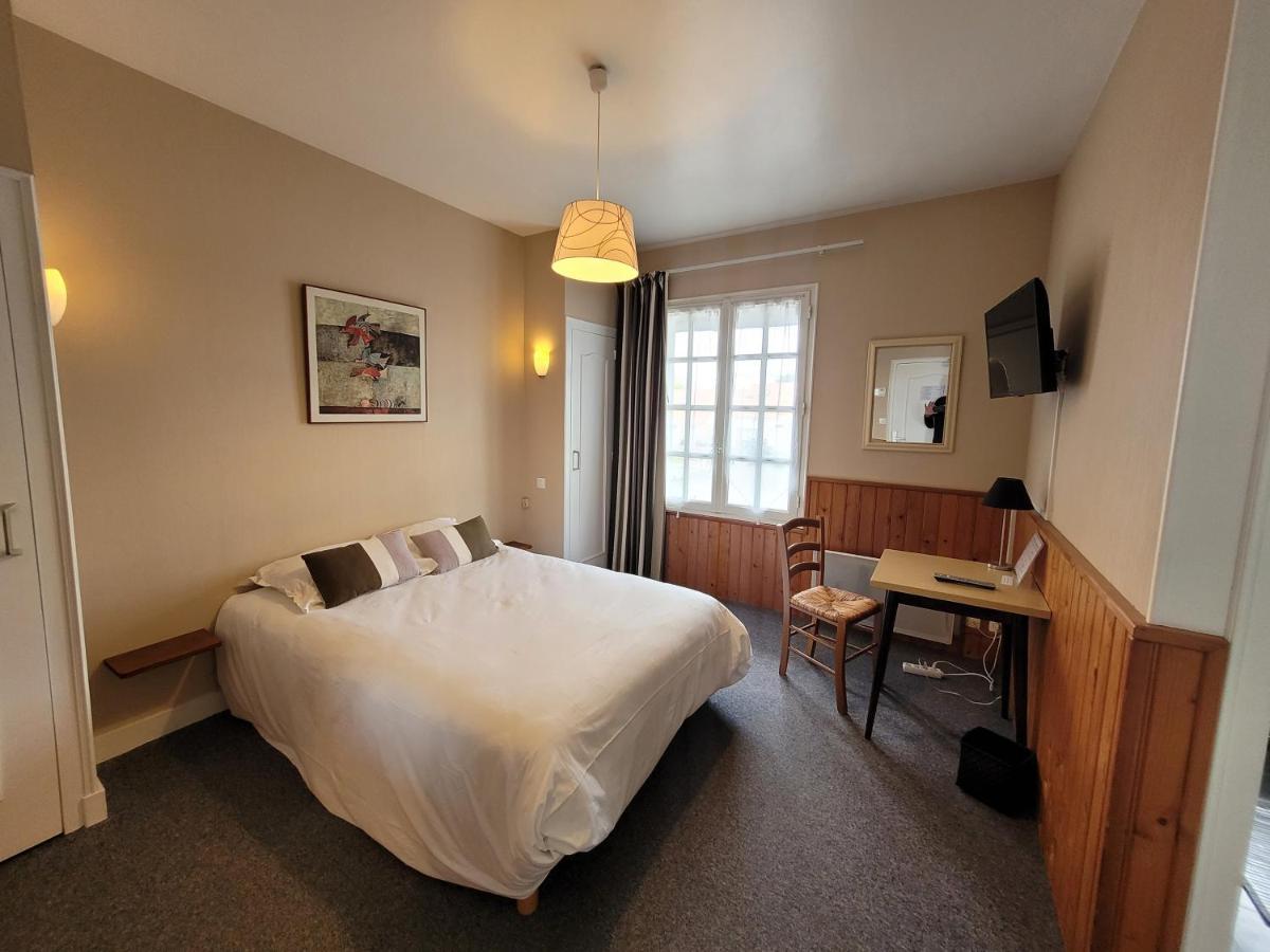 Hotel Des Biches 2*